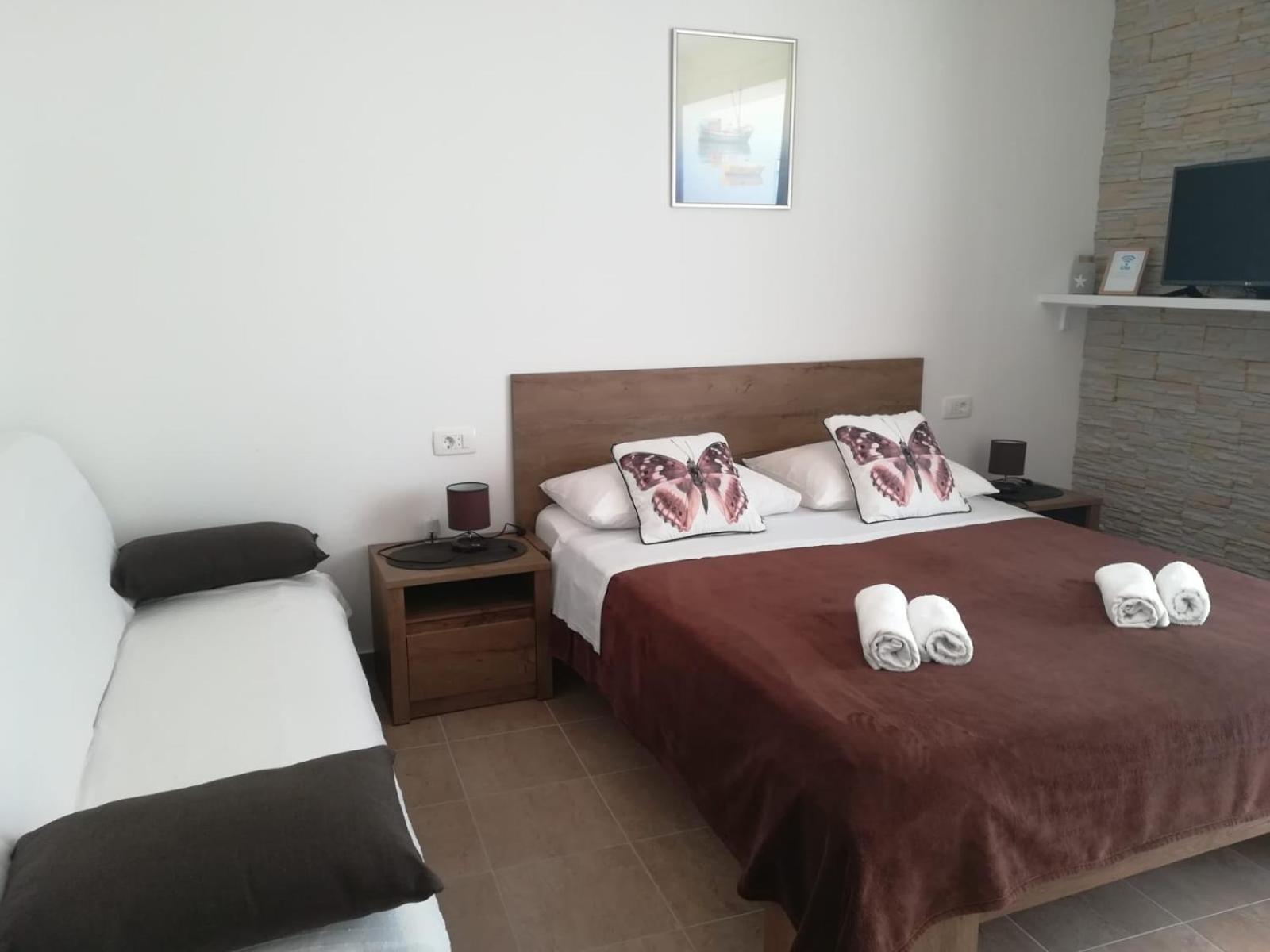 Apartmani “Kresimir” Omis Exterior photo