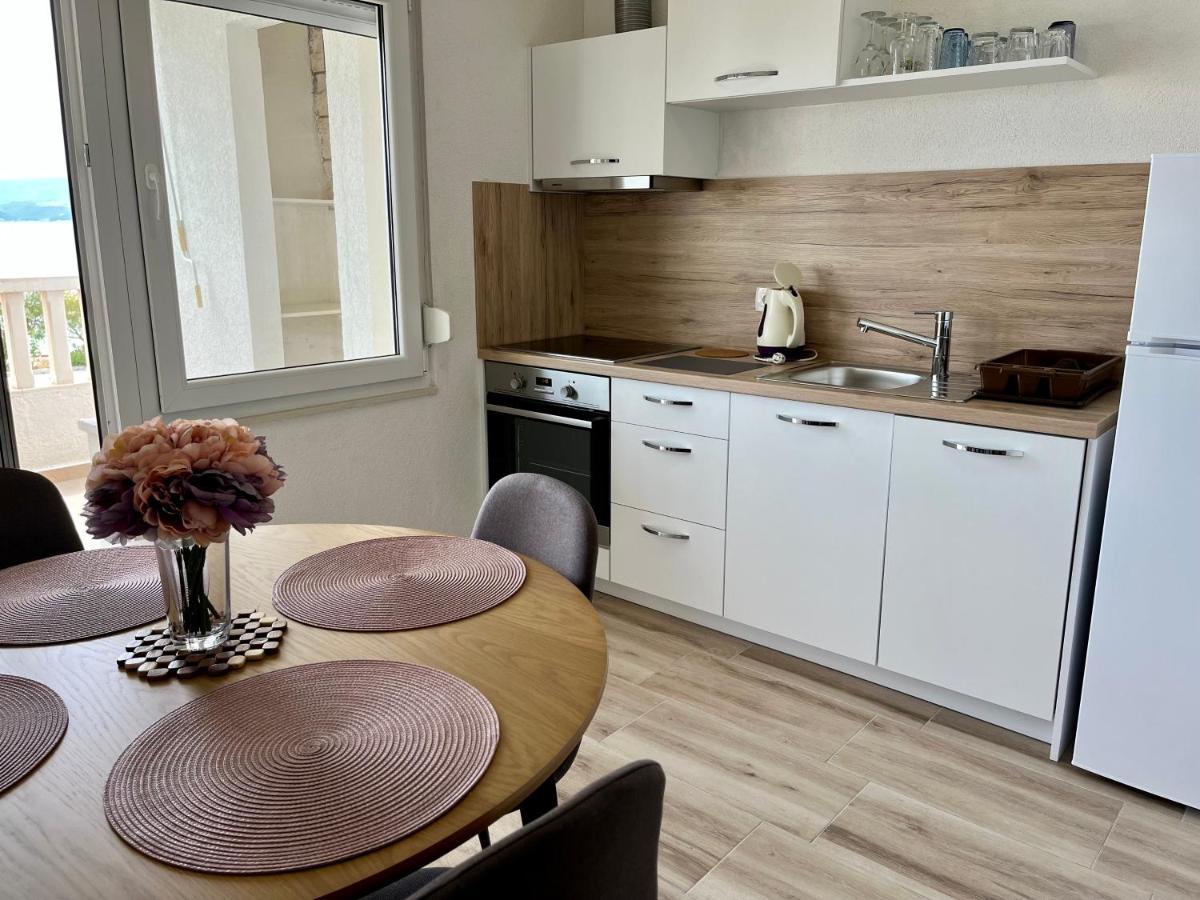 Apartmani “Kresimir” Omis Exterior photo